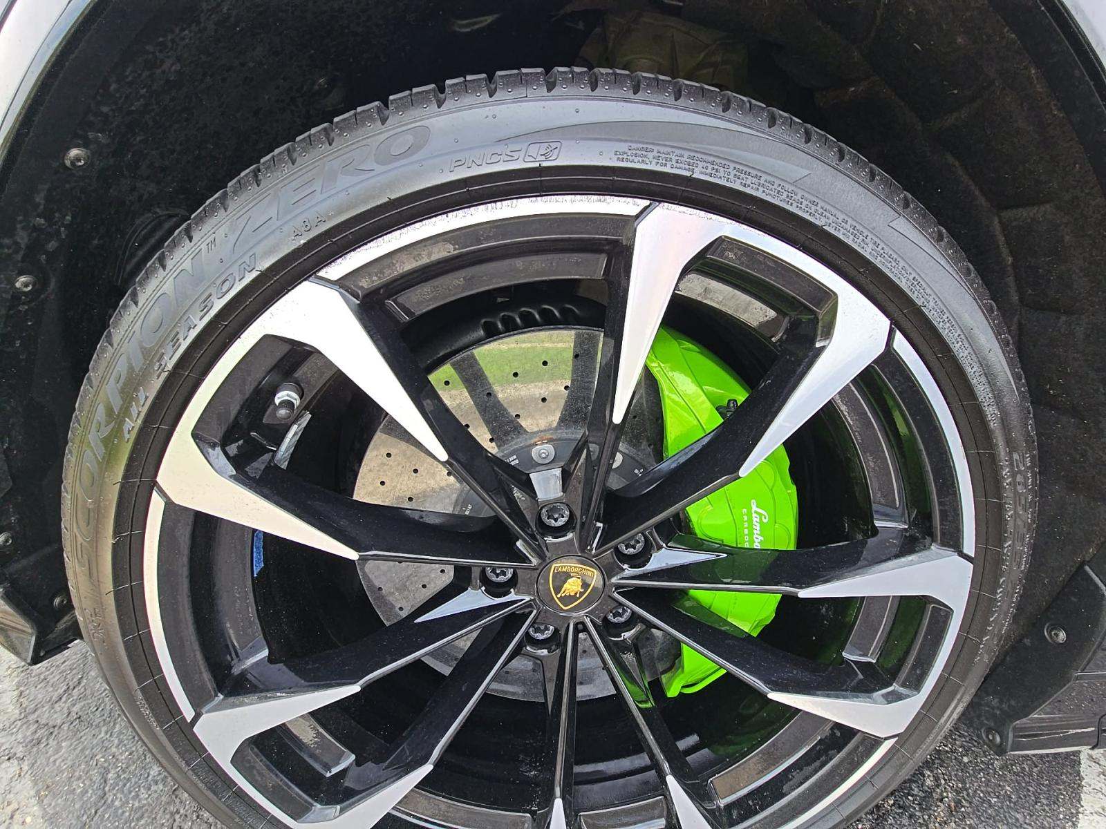 2019 Lamborghini Urus Base AWD