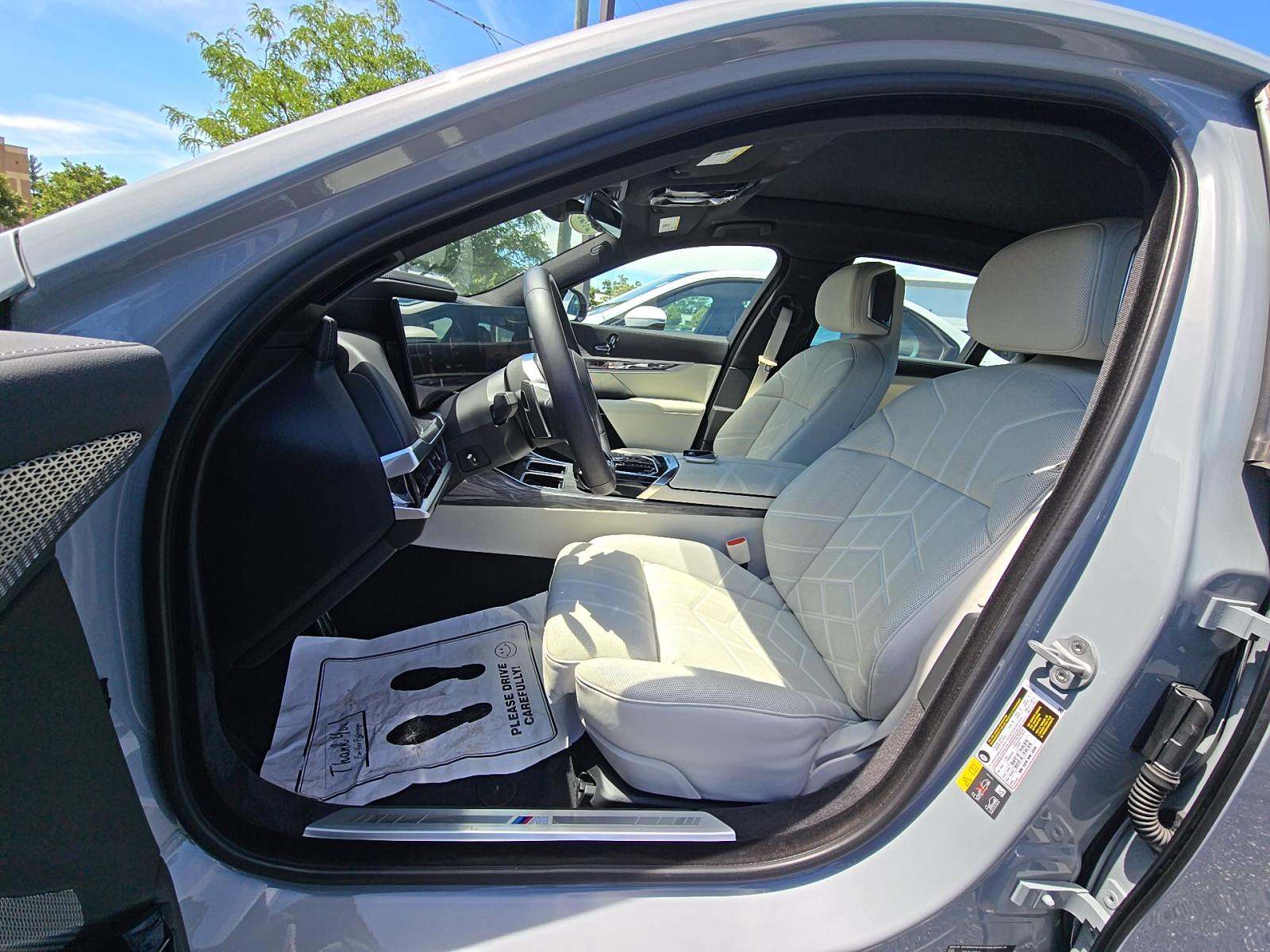 2025 BMW 7 Series 750e xDrive AWD