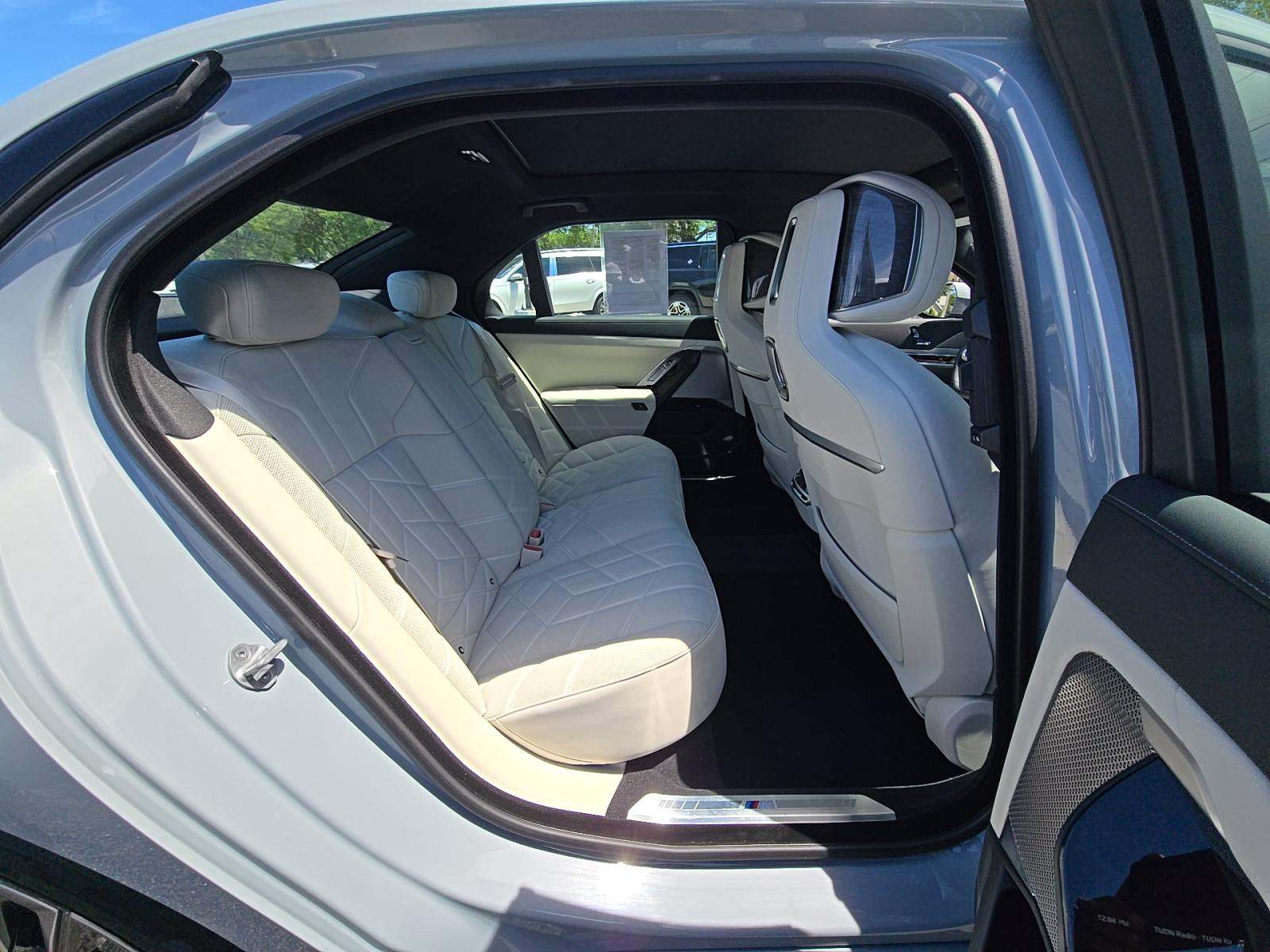 2025 BMW 7 Series 750e xDrive AWD
