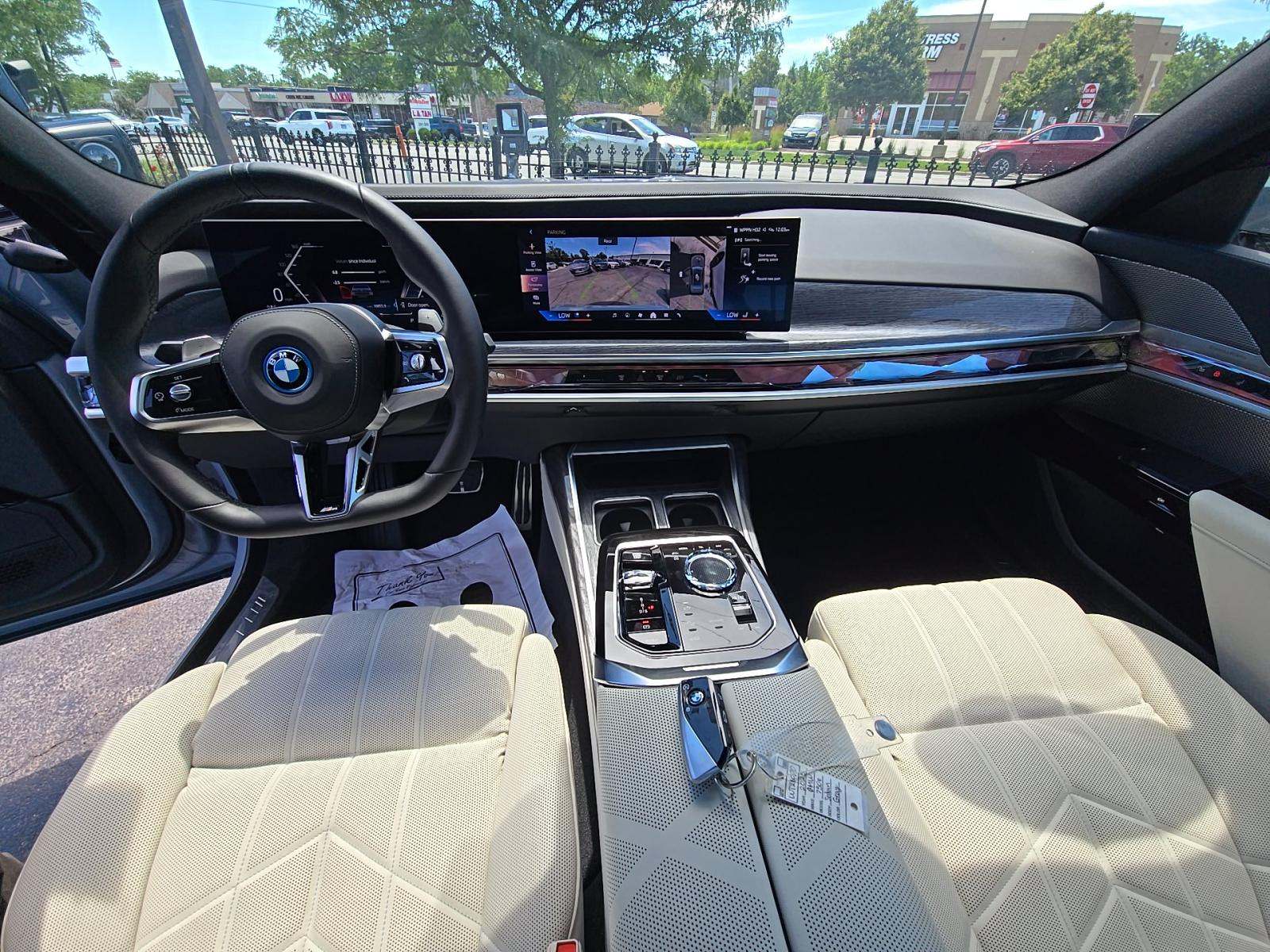 2025 BMW 7 Series 750e xDrive AWD