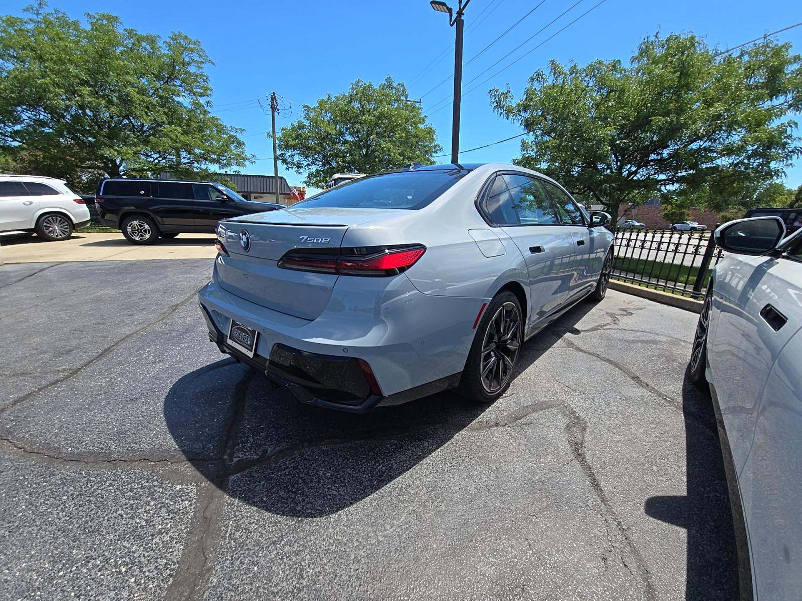 2025 BMW 7 Series 750e xDrive AWD