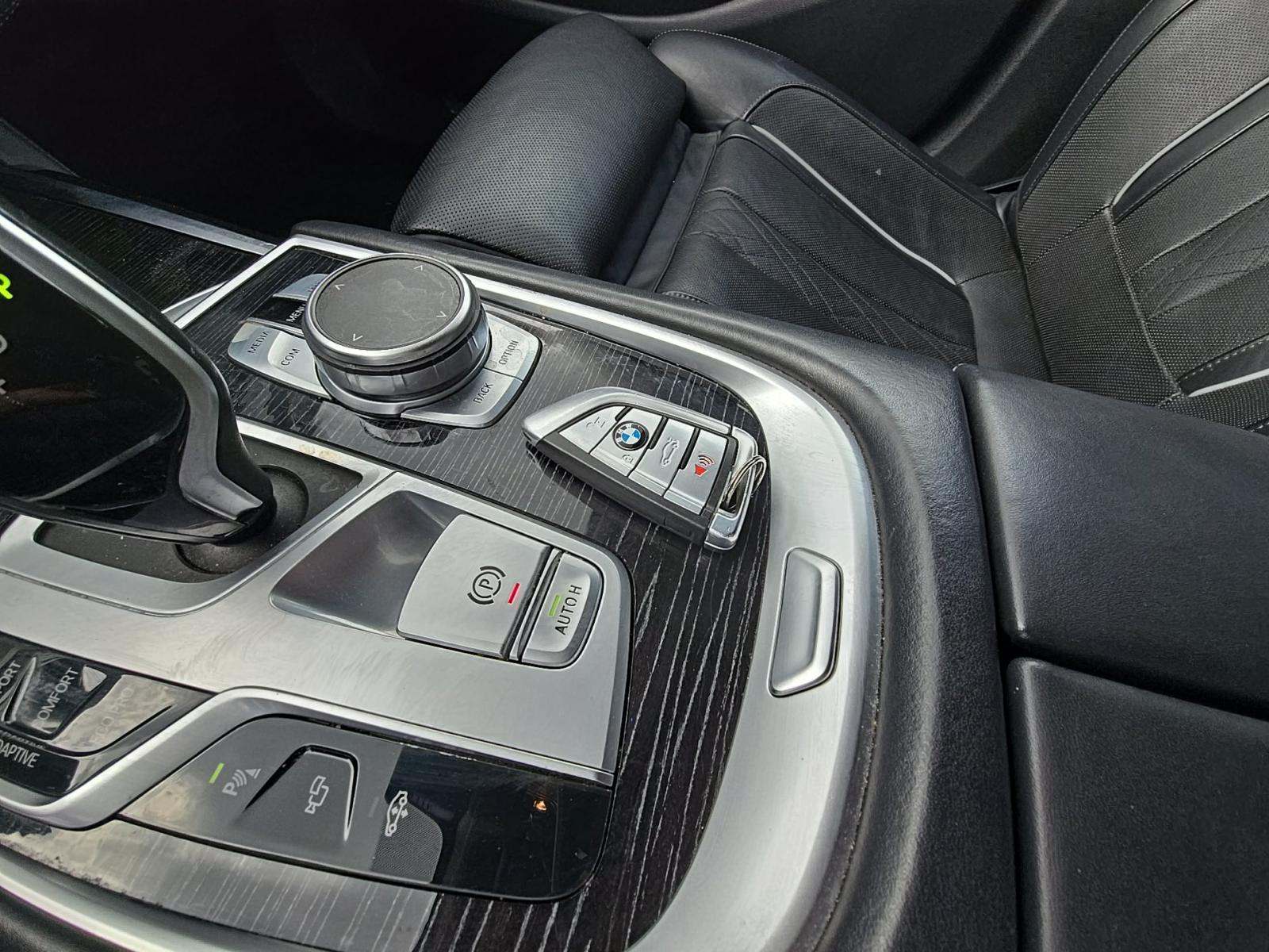 2022 BMW 7 Series 740i RWD