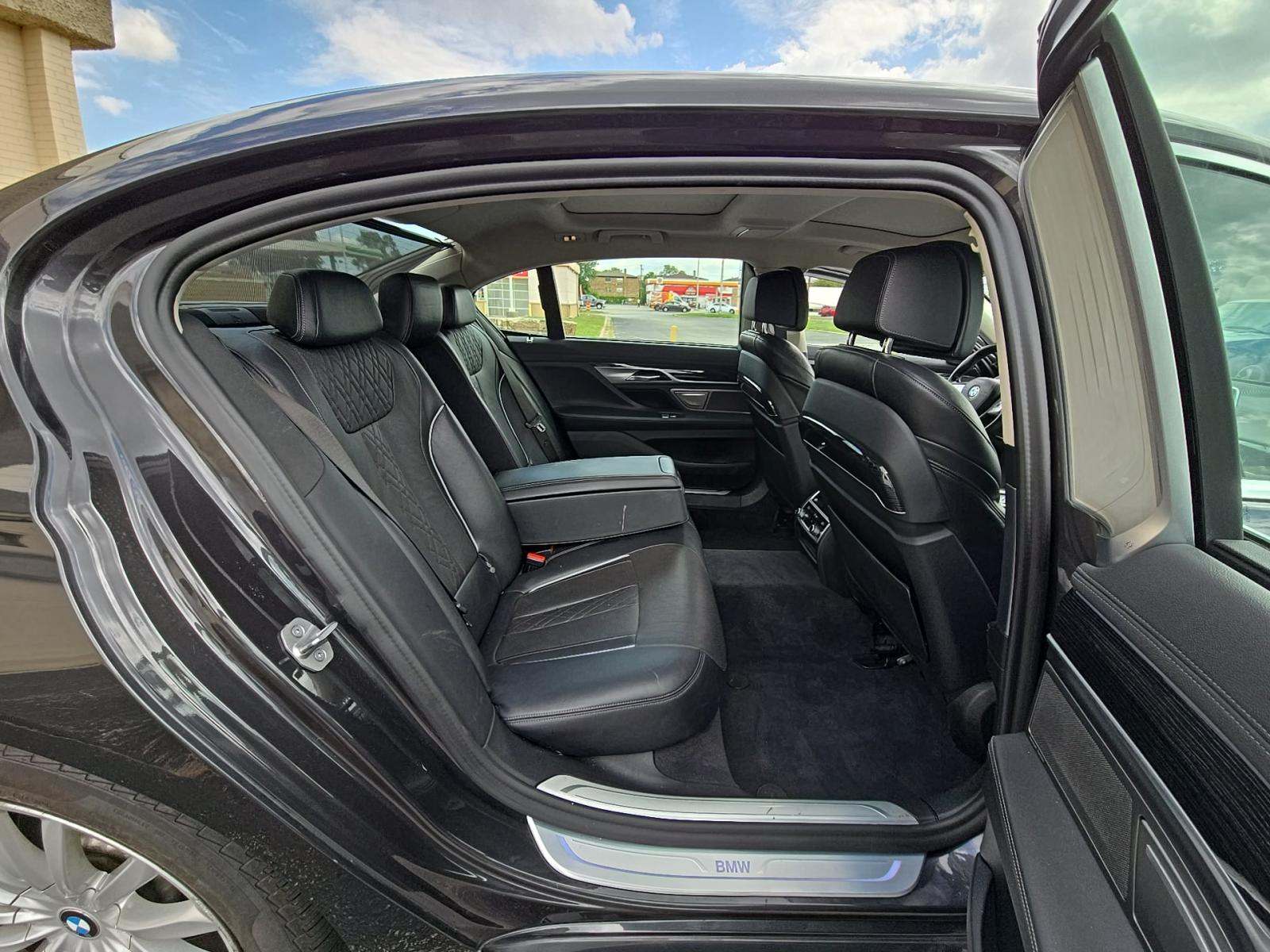 2022 BMW 7 Series 740i RWD