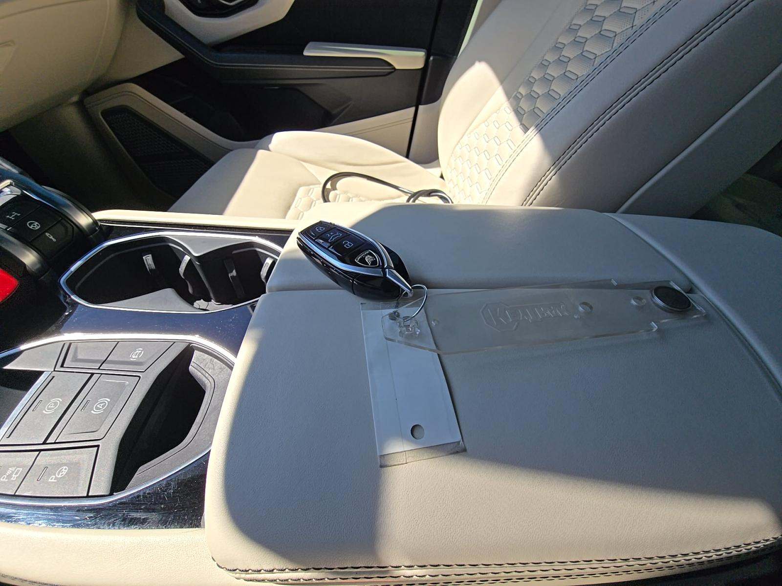 2021 Lamborghini Urus Base AWD