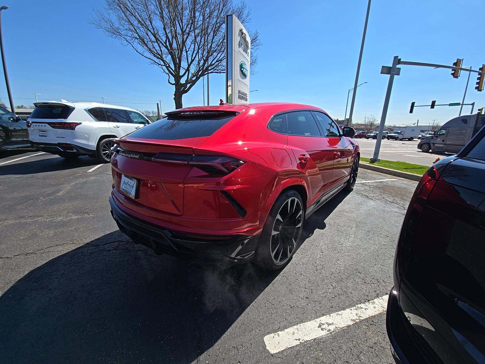 2021 Lamborghini Urus Base AWD