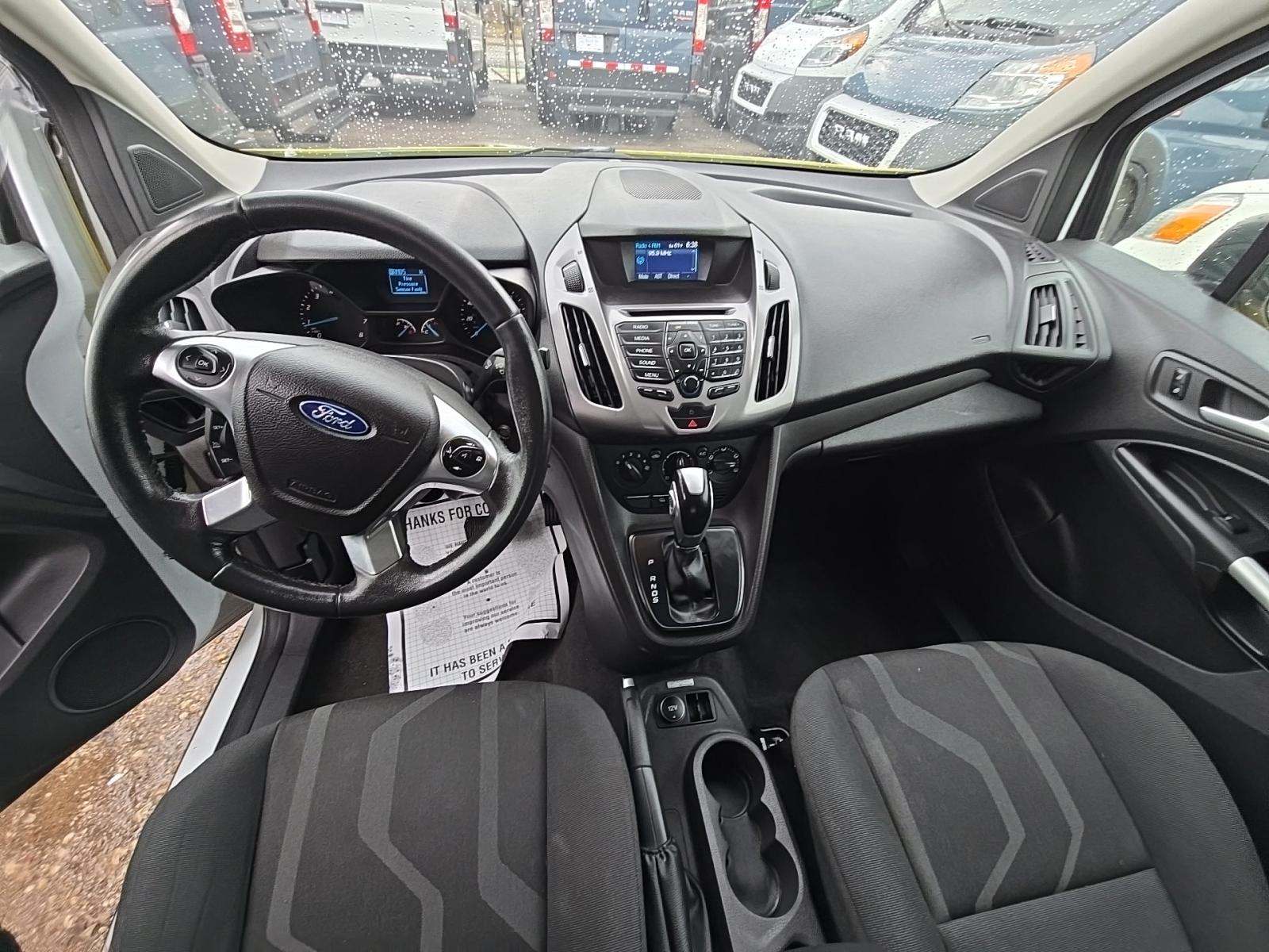 FORD TRANSIT CONNECT - 10