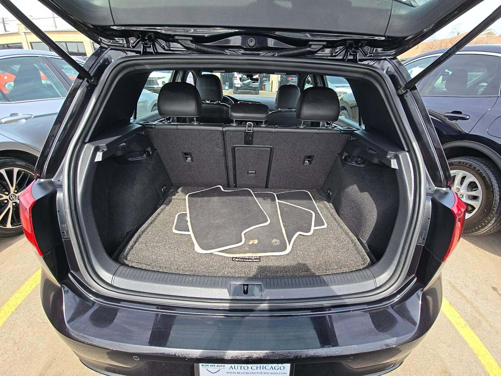 2017 Volkswagen Golf R 2.0T AWD