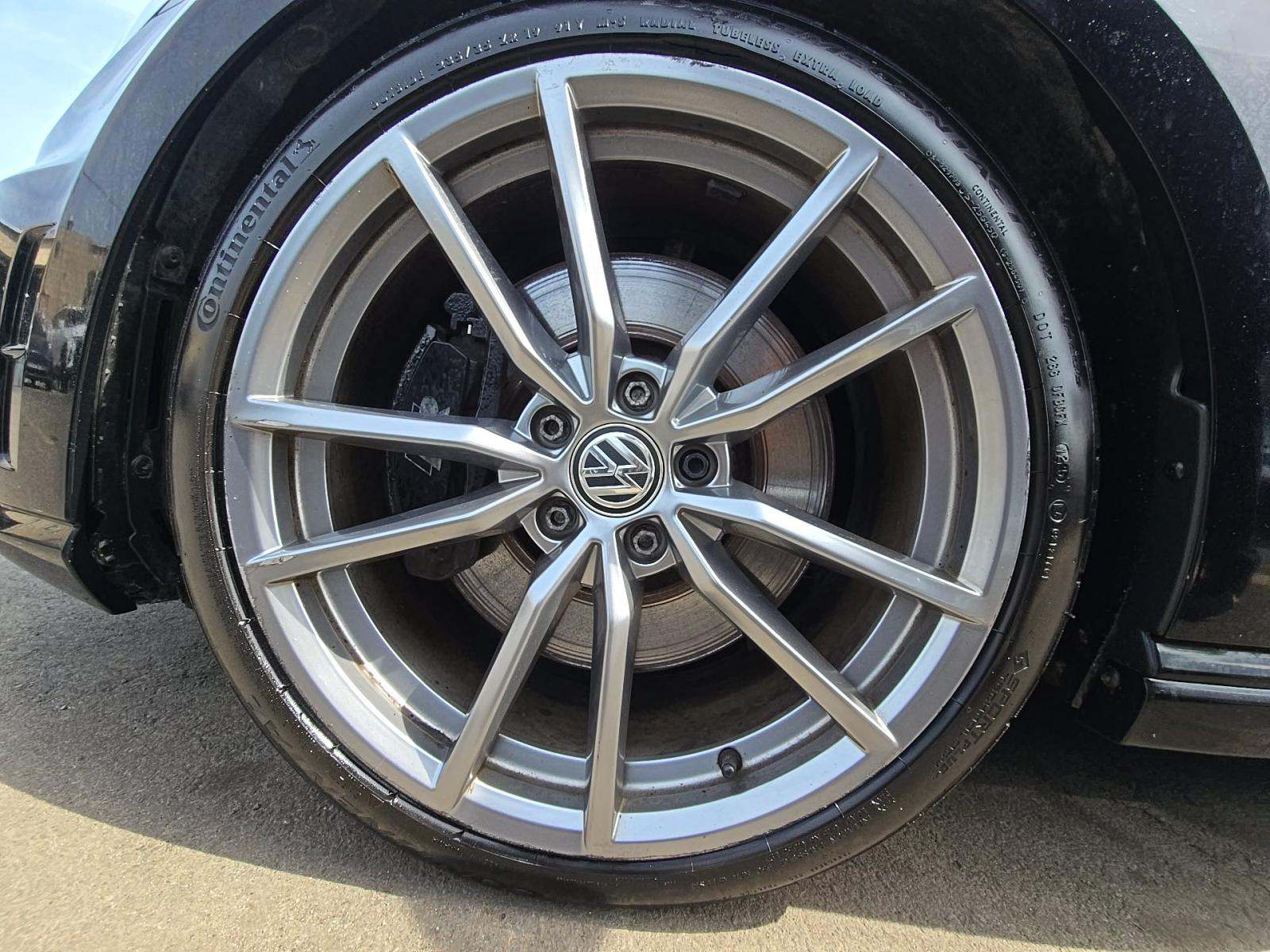 2017 Volkswagen Golf R 2.0T AWD