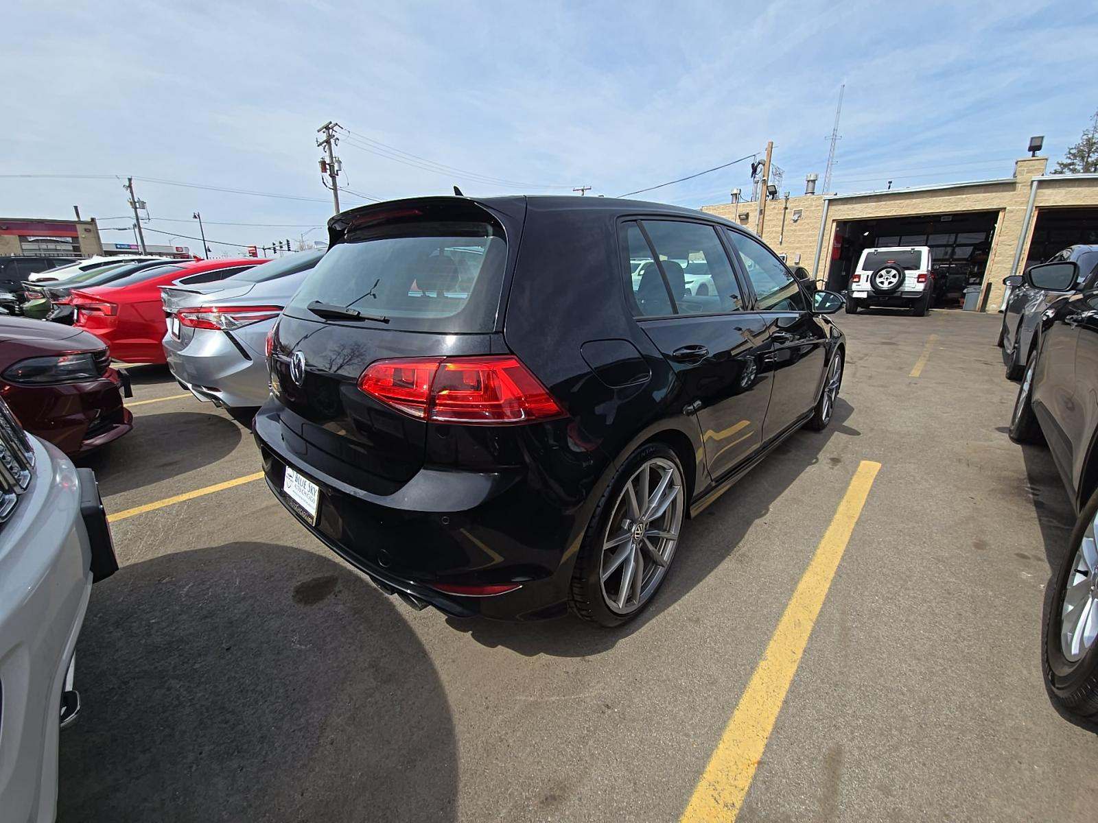 2017 Volkswagen Golf R 2.0T AWD