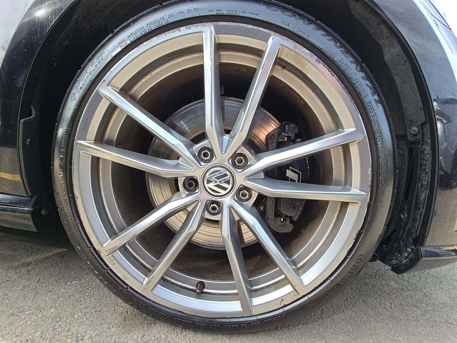 2017 Volkswagen Golf R 2.0T AWD