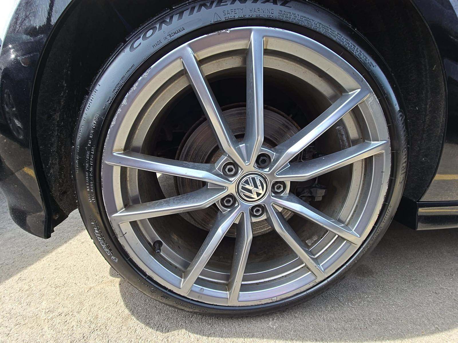 2017 Volkswagen Golf R 2.0T AWD