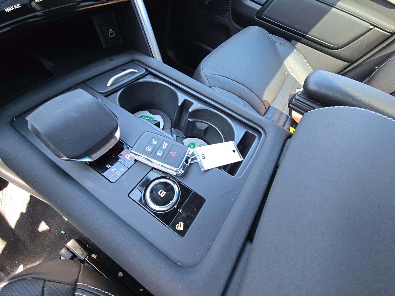 2024 Land Rover Discovery Dynamic SE AWD
