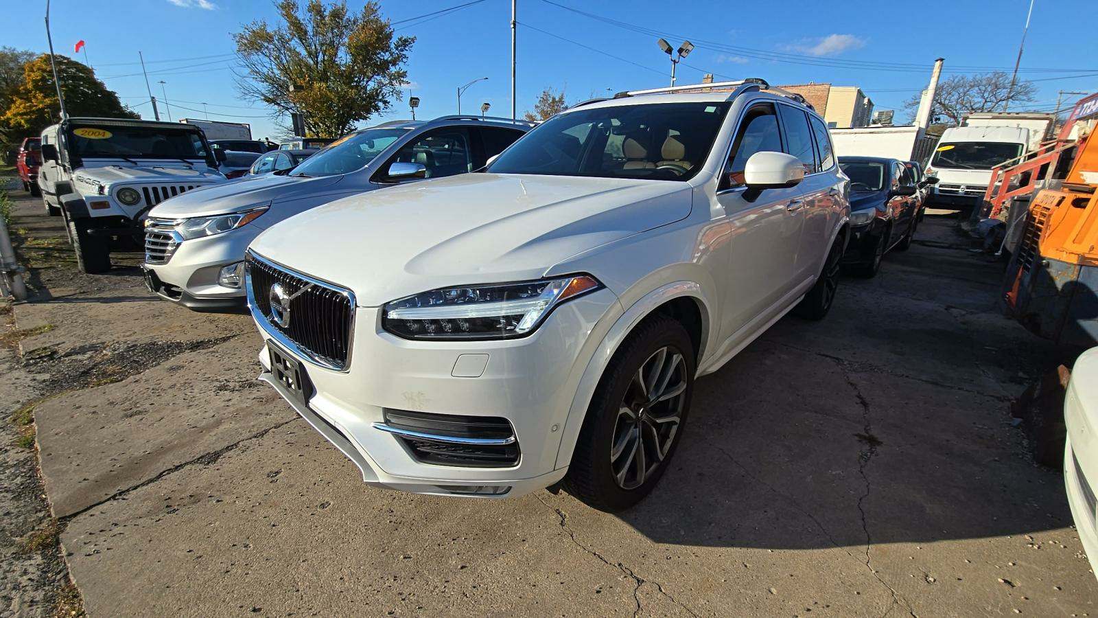 2017 Volvo XC90 T6 Momentum 7-Passenger