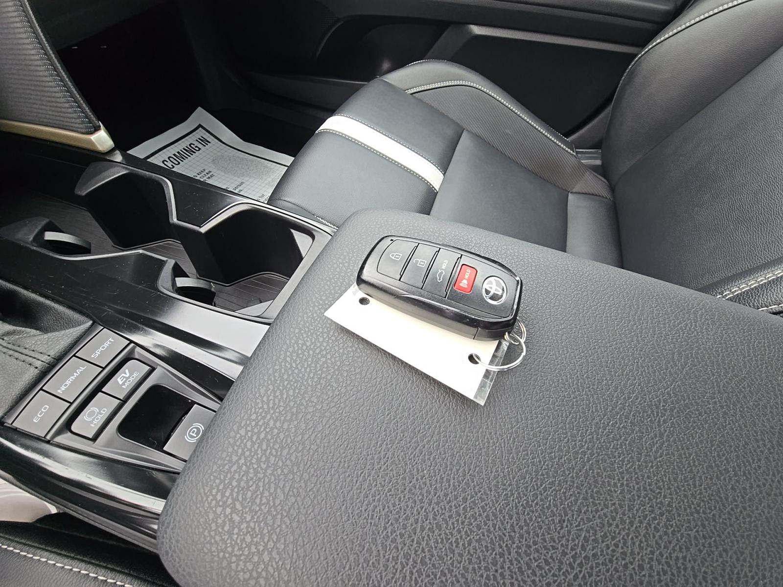2025 Toyota Camry SE AWD