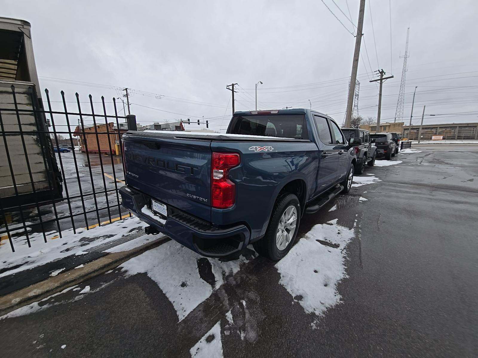 2024 Chevrolet Silverado 1500 Custom AWD
