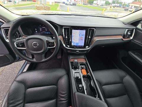 2024 Volvo S60 B5 Plus AWD