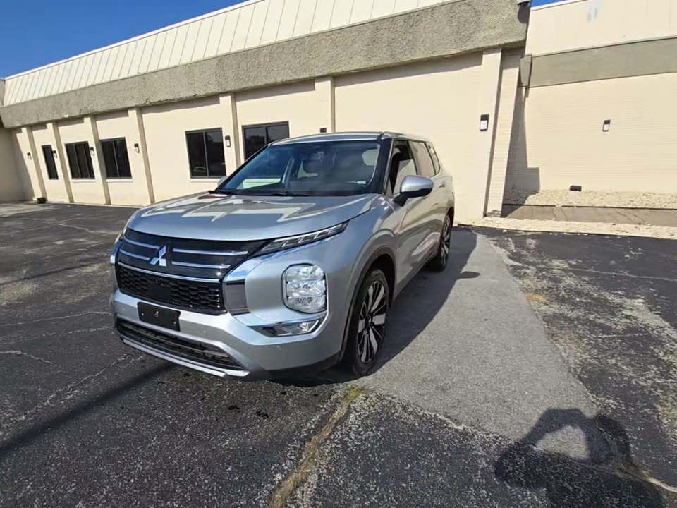 2025 Mitsubishi Outlander SE FWD