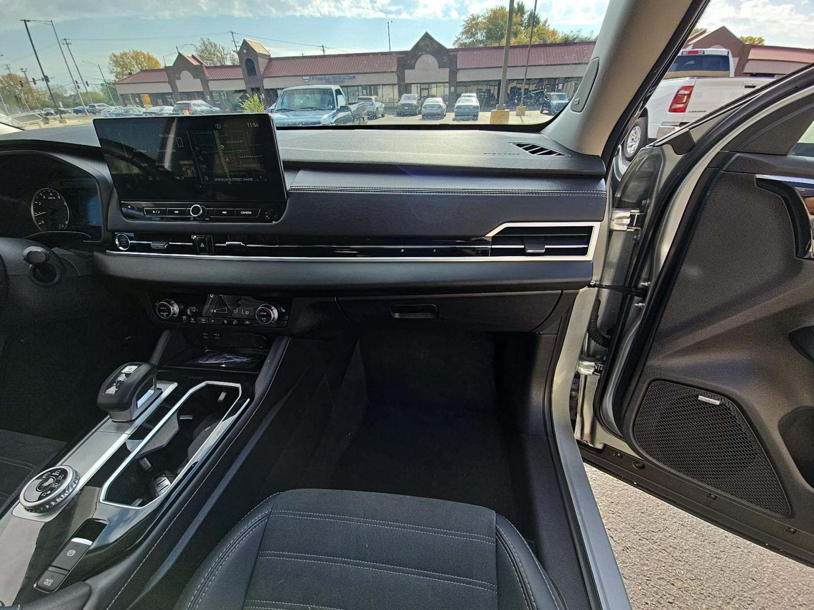 2025 Mitsubishi Outlander SE FWD