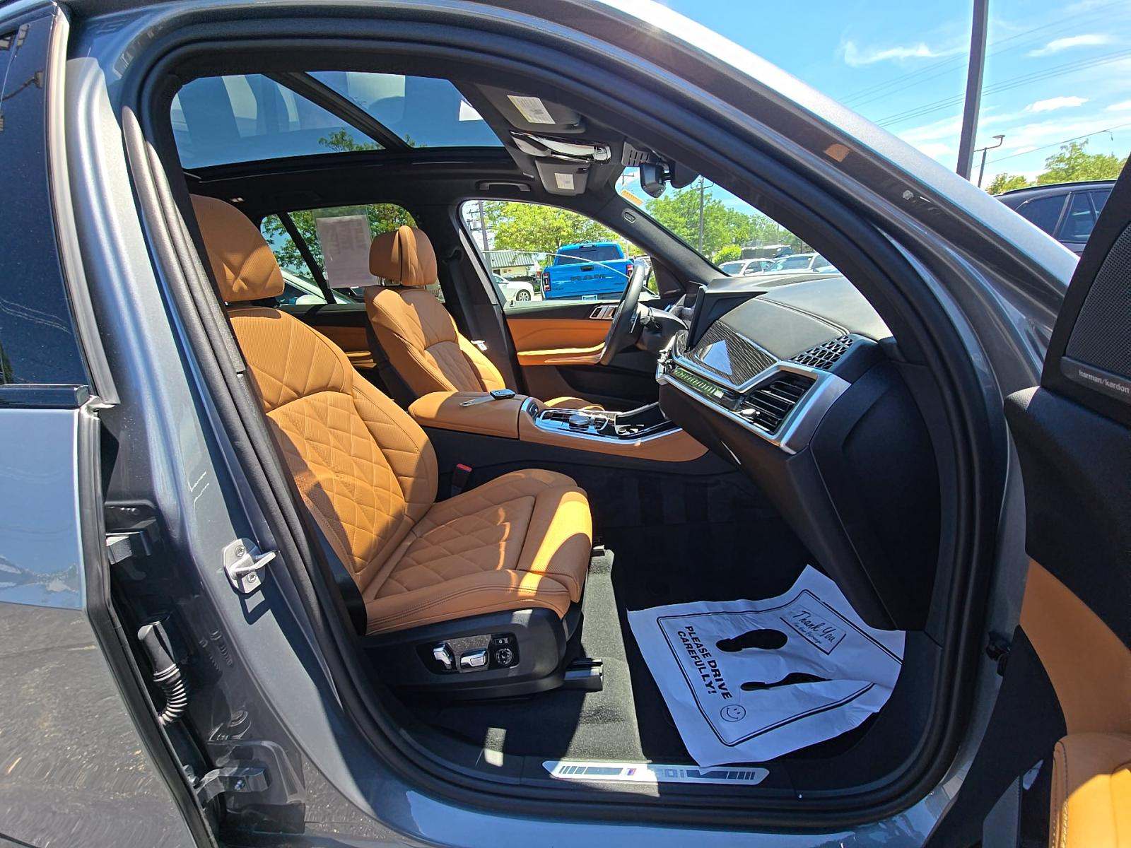 2025 BMW X5 M60i xDrive AWD
