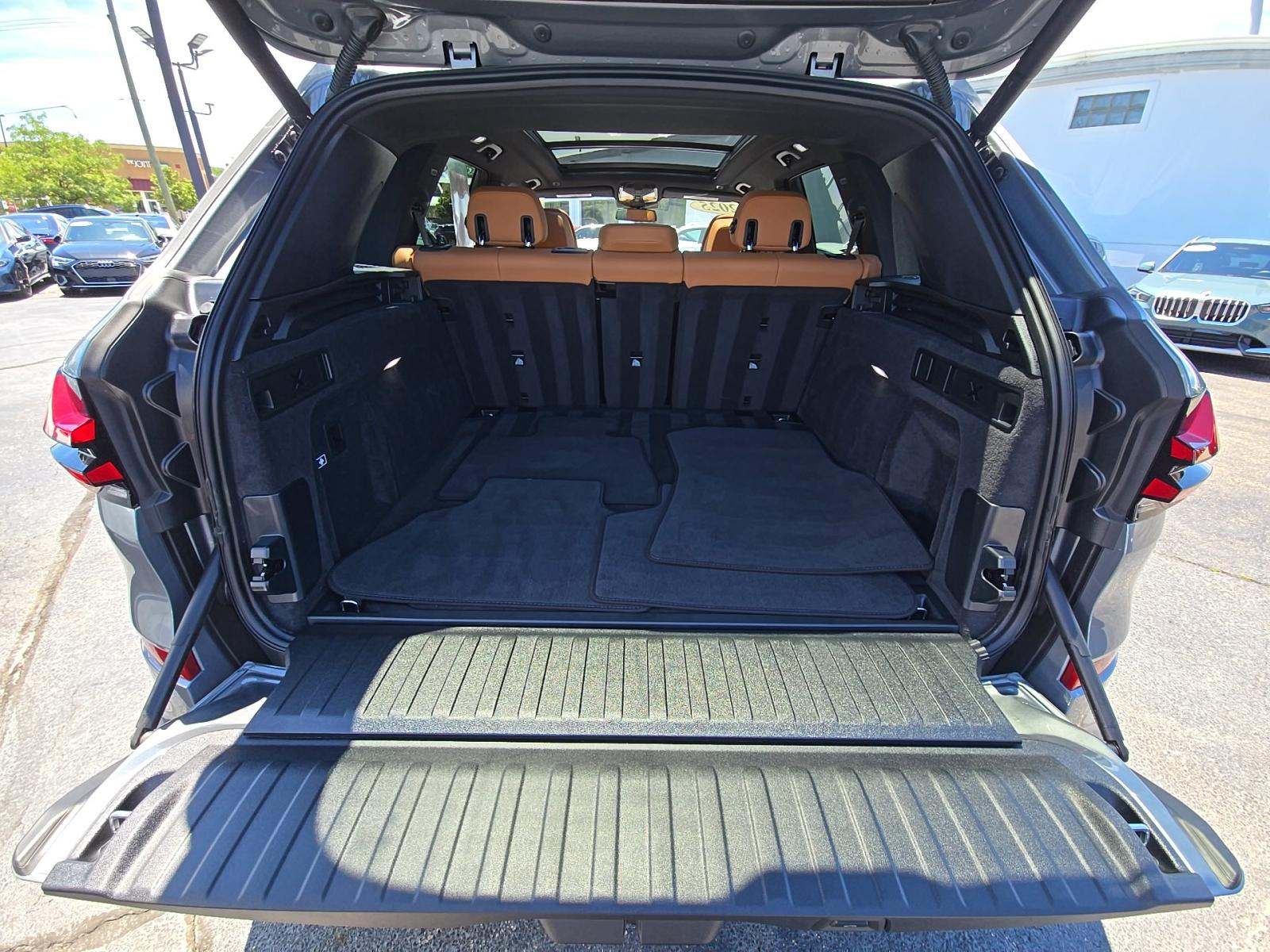2025 BMW X5 M60i xDrive AWD