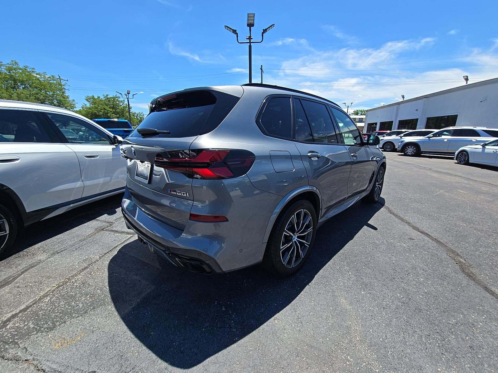 2025 BMW X5 M60i xDrive AWD