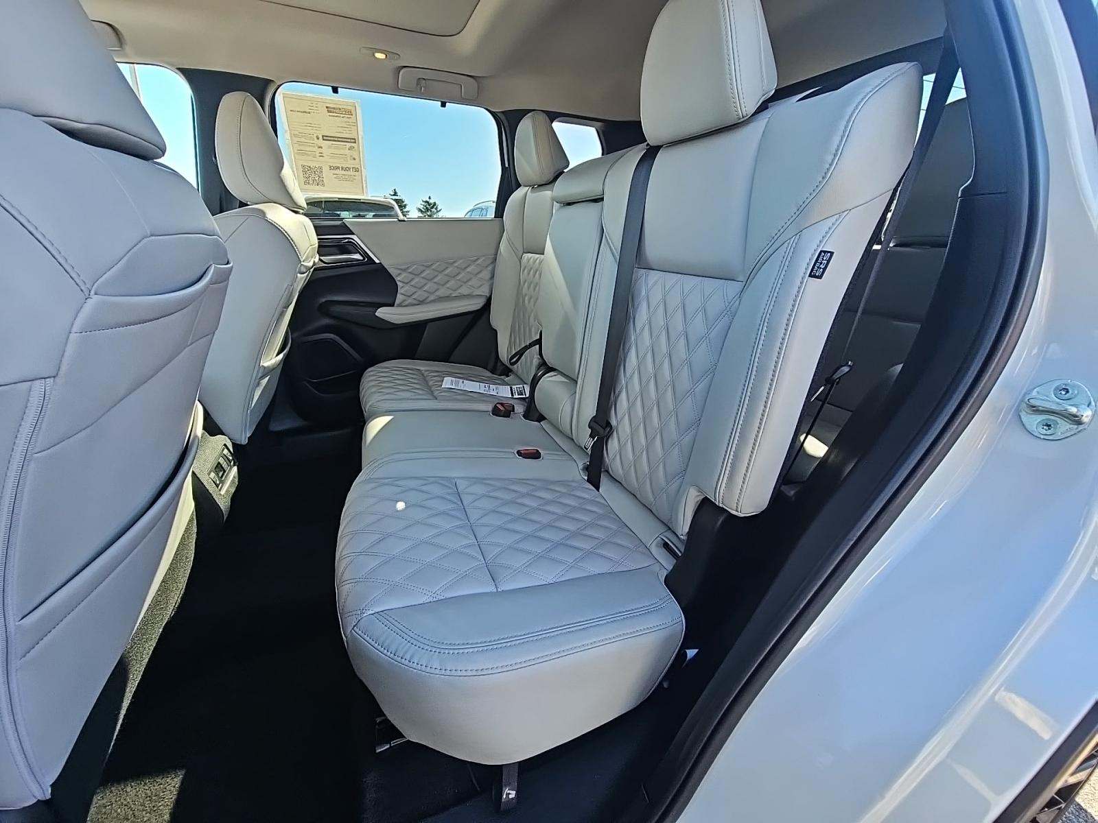 2024 Mitsubishi Outlander SEL Platinum Edition AWD