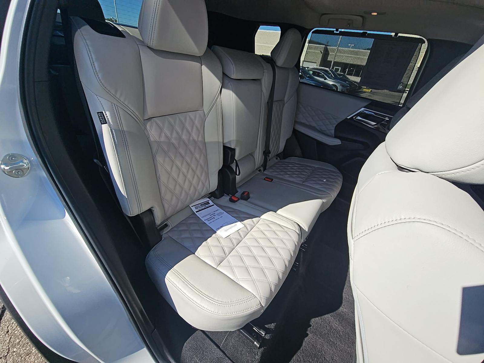 2024 Mitsubishi Outlander SEL Platinum Edition AWD