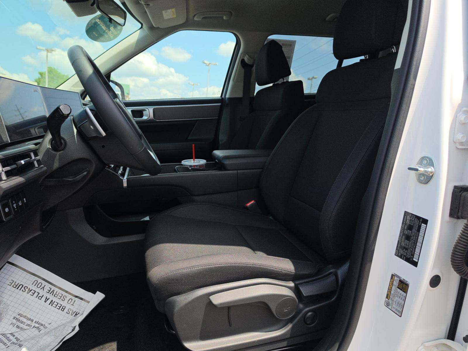 2025 Hyundai Santa Fe SE FWD
