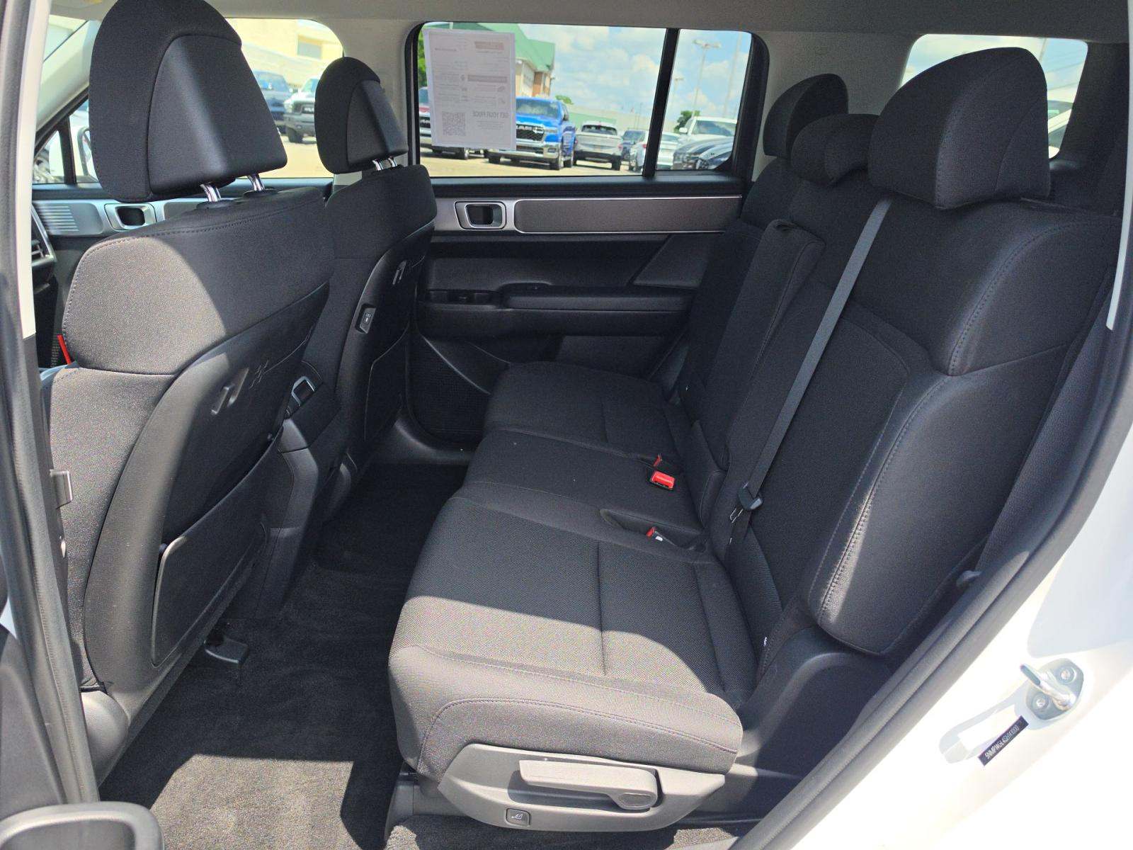2025 Hyundai Santa Fe SE FWD