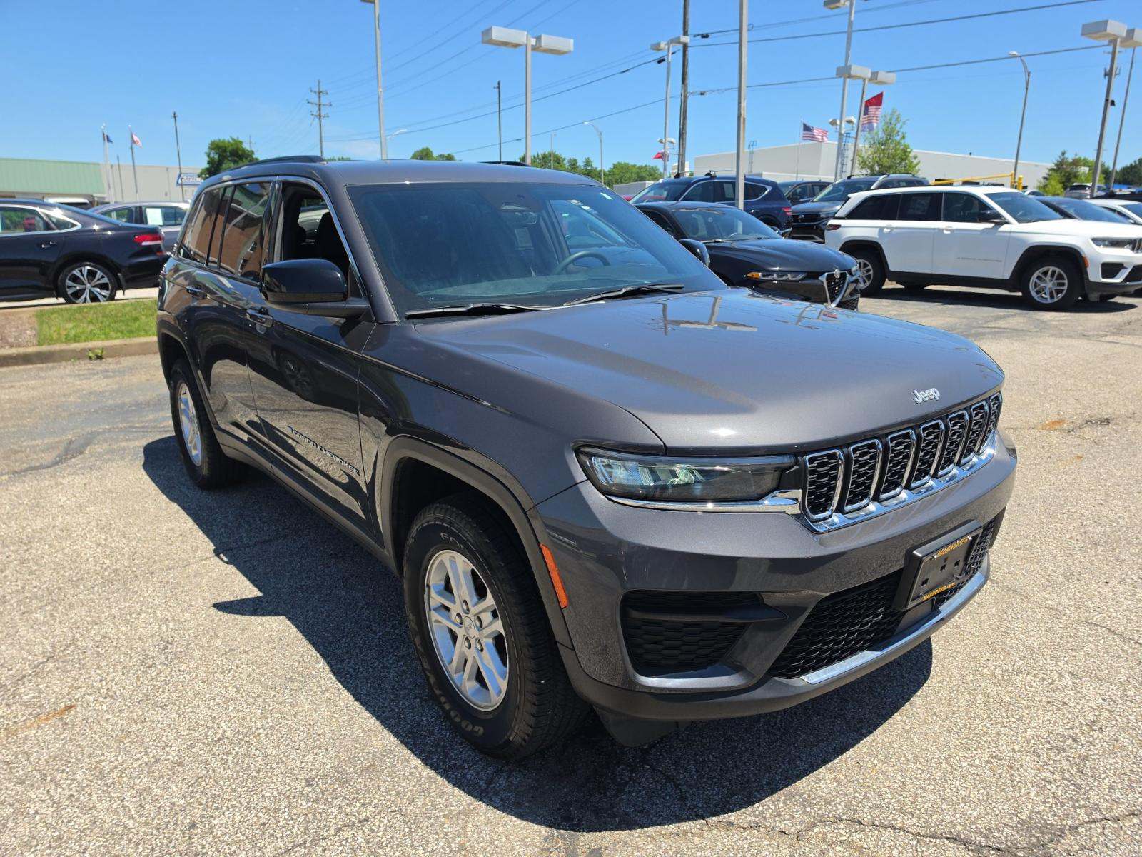 2024 Jeep Grand Cherokee Laredo AWD