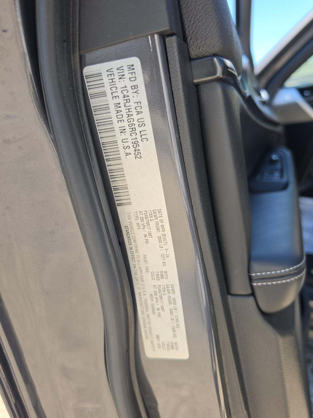 2024 Jeep Grand Cherokee Laredo AWD