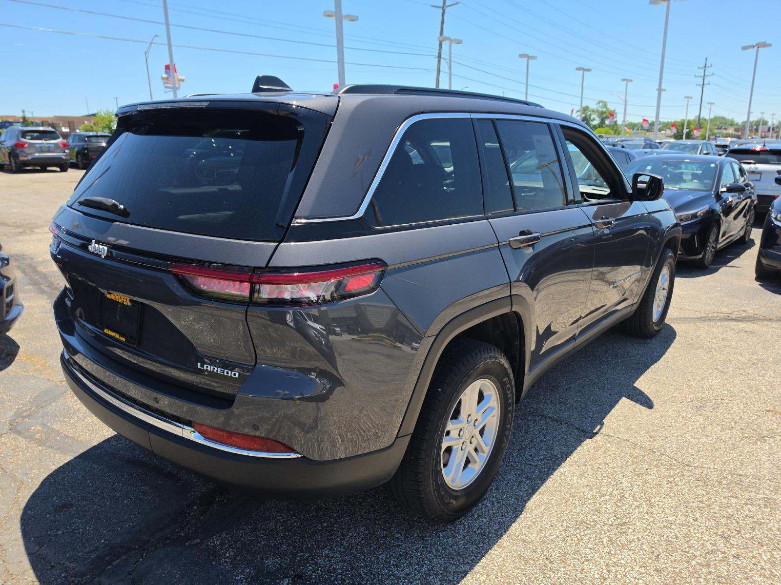 2024 Jeep Grand Cherokee Laredo AWD