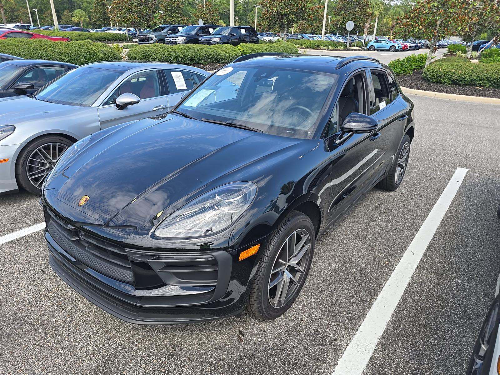 2026 Porsche Macan Base AWD