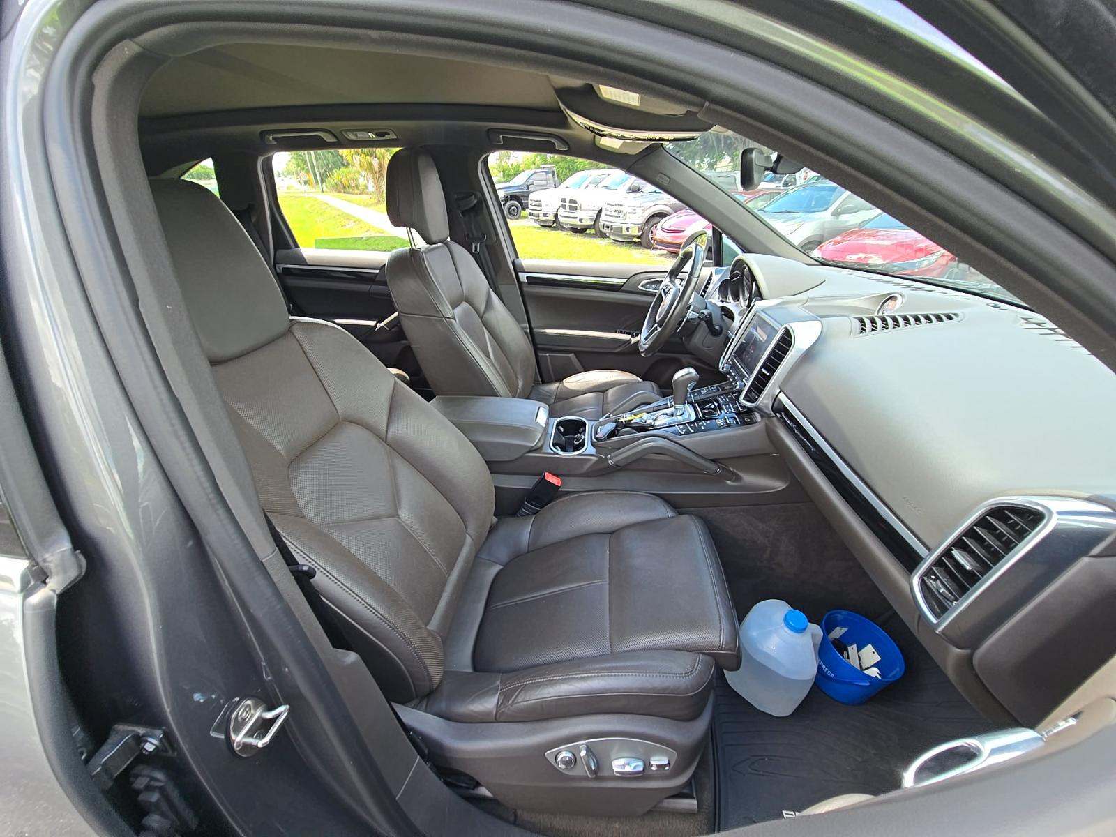 2017 Porsche Cayenne Base AWD