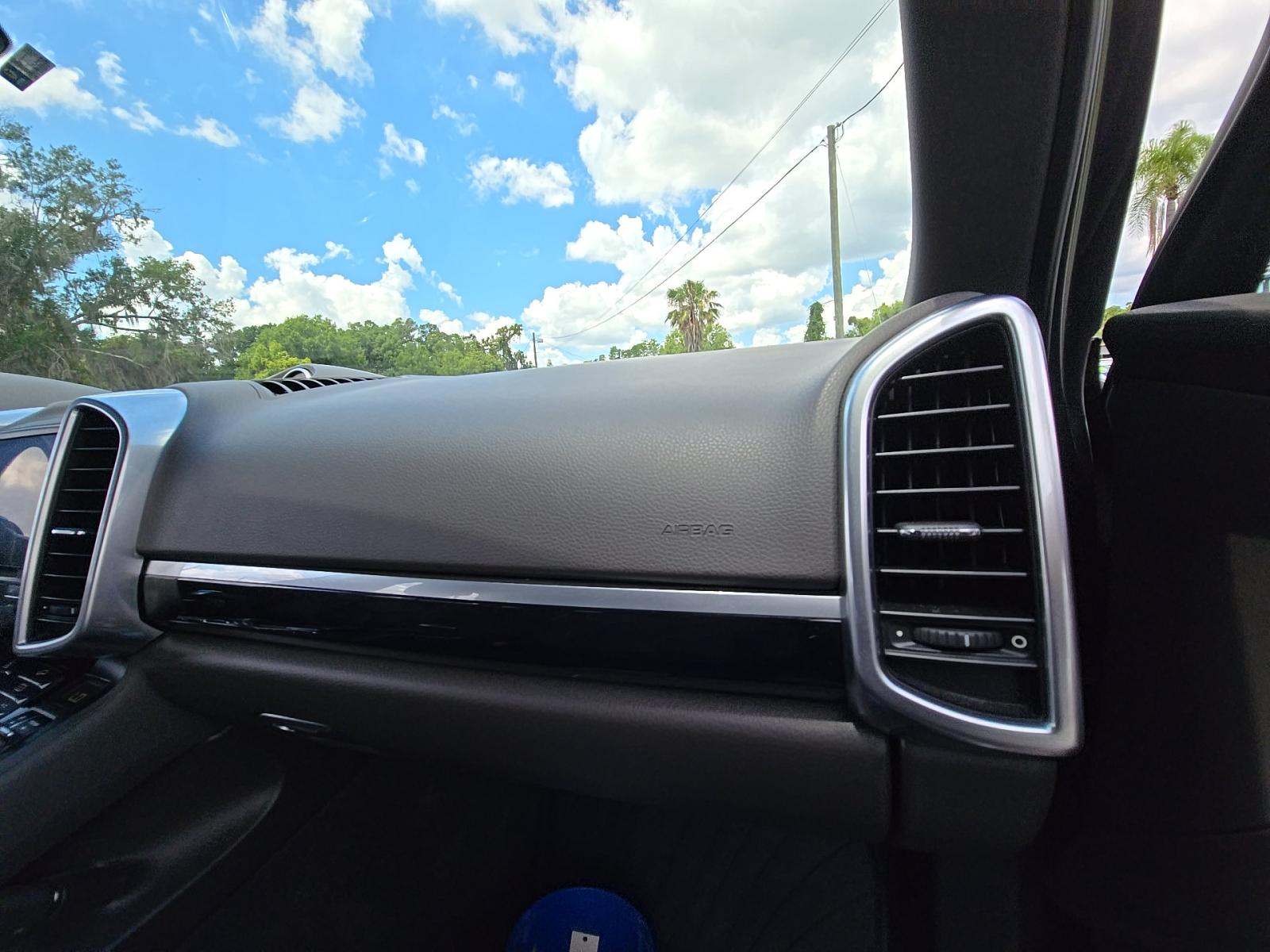 2017 Porsche Cayenne Base AWD