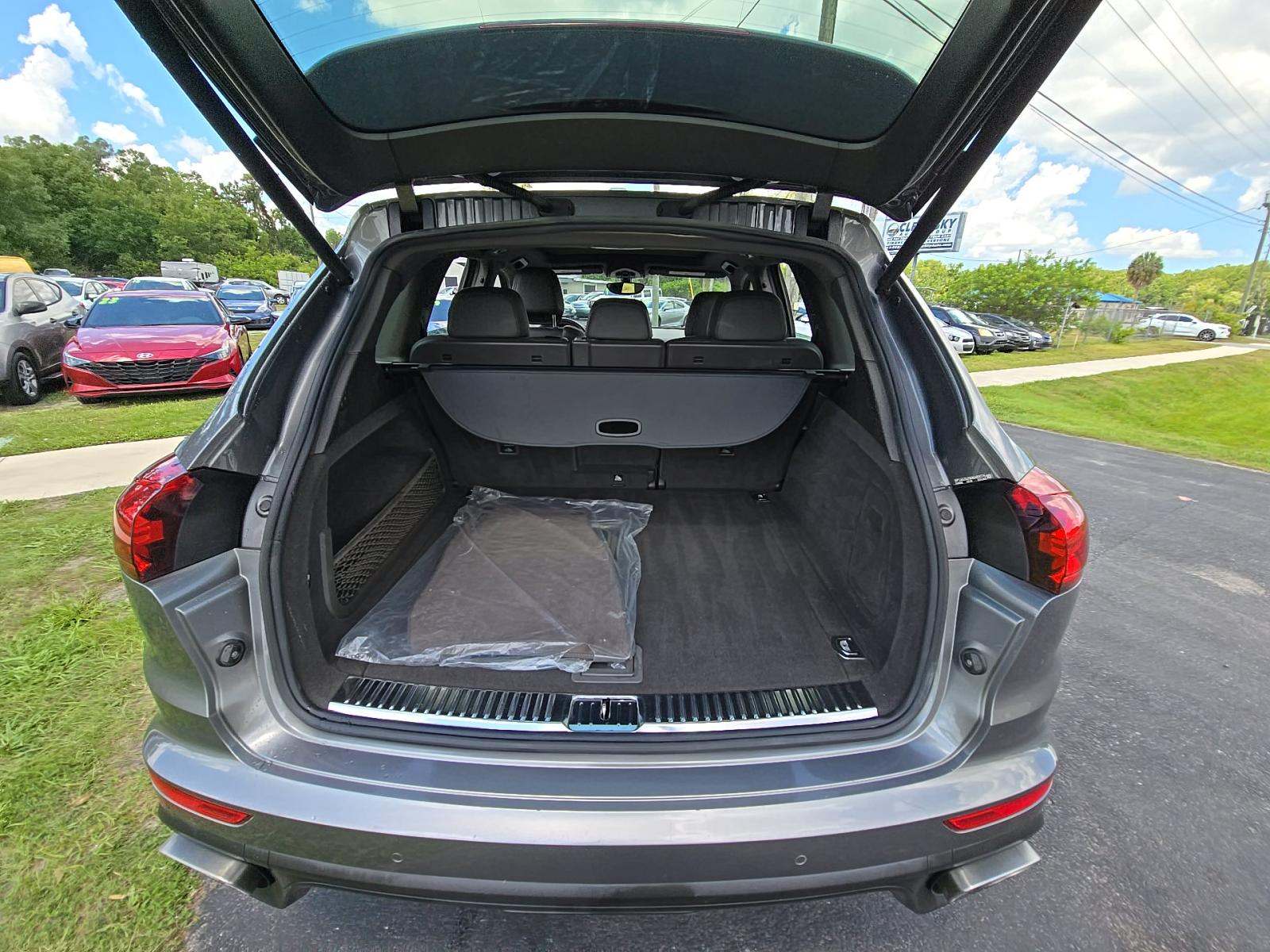 2017 Porsche Cayenne Base AWD