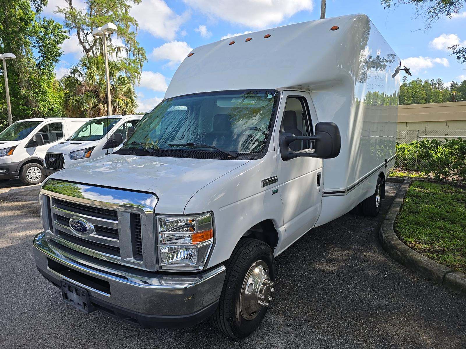 FORD E-350 - 1