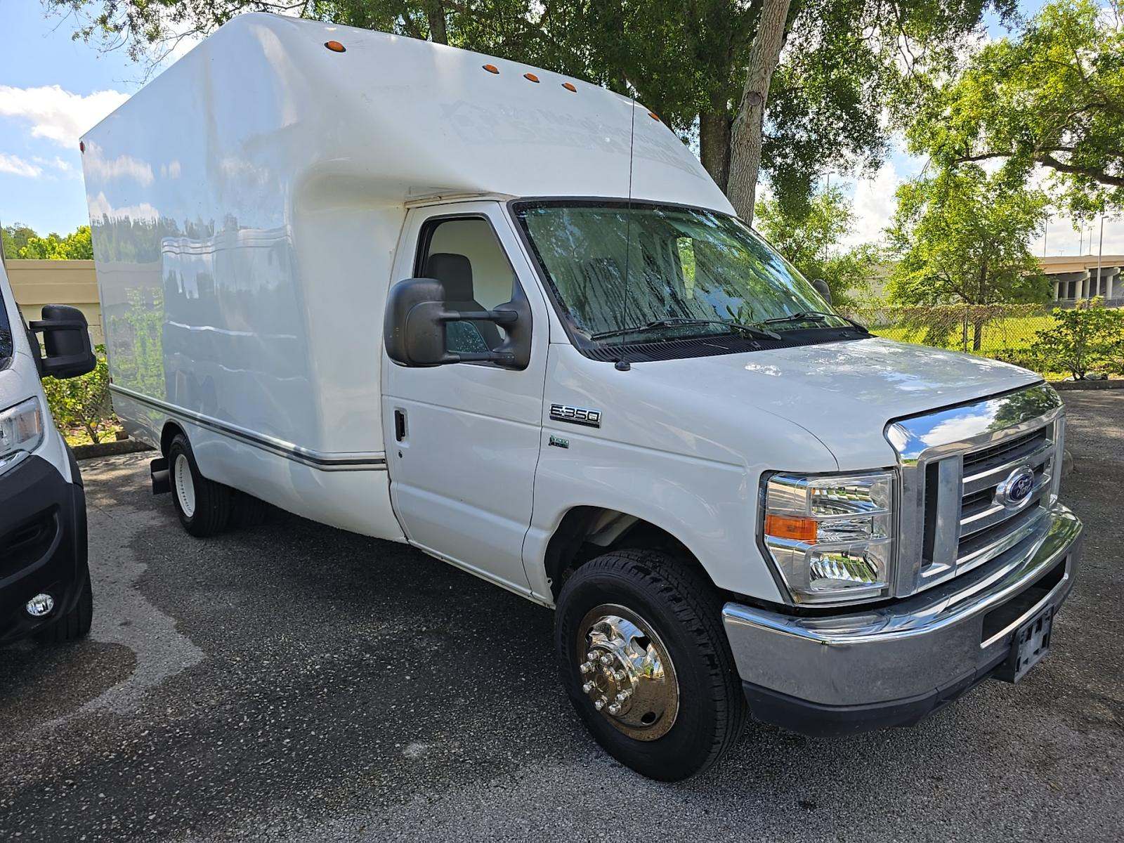 FORD E-350 - 4