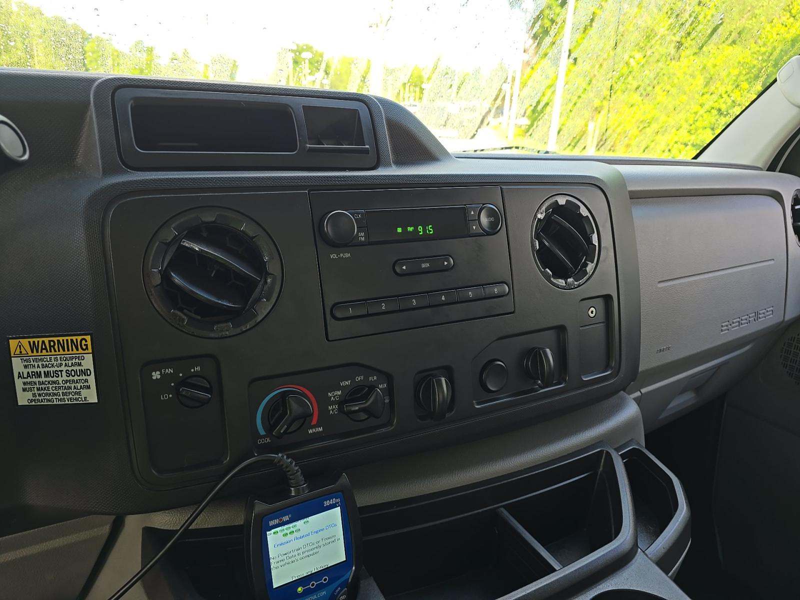 FORD E-350 - 10