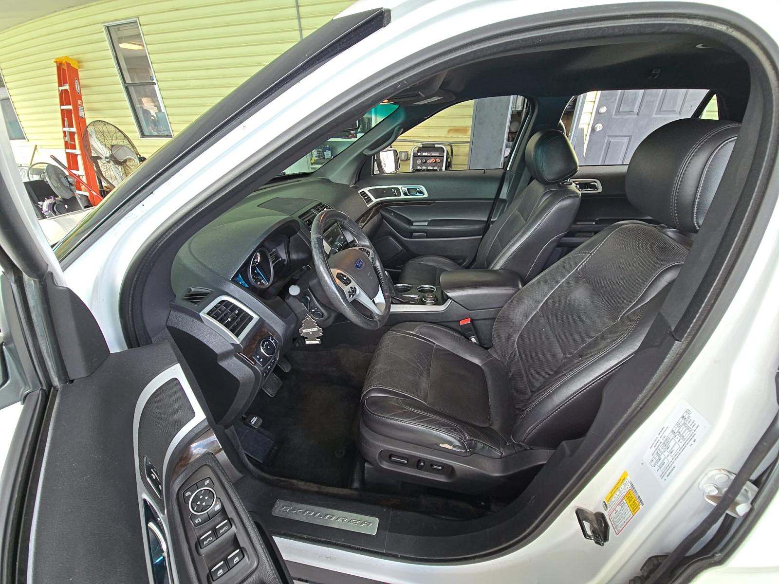 FORD EXPLORER - 6