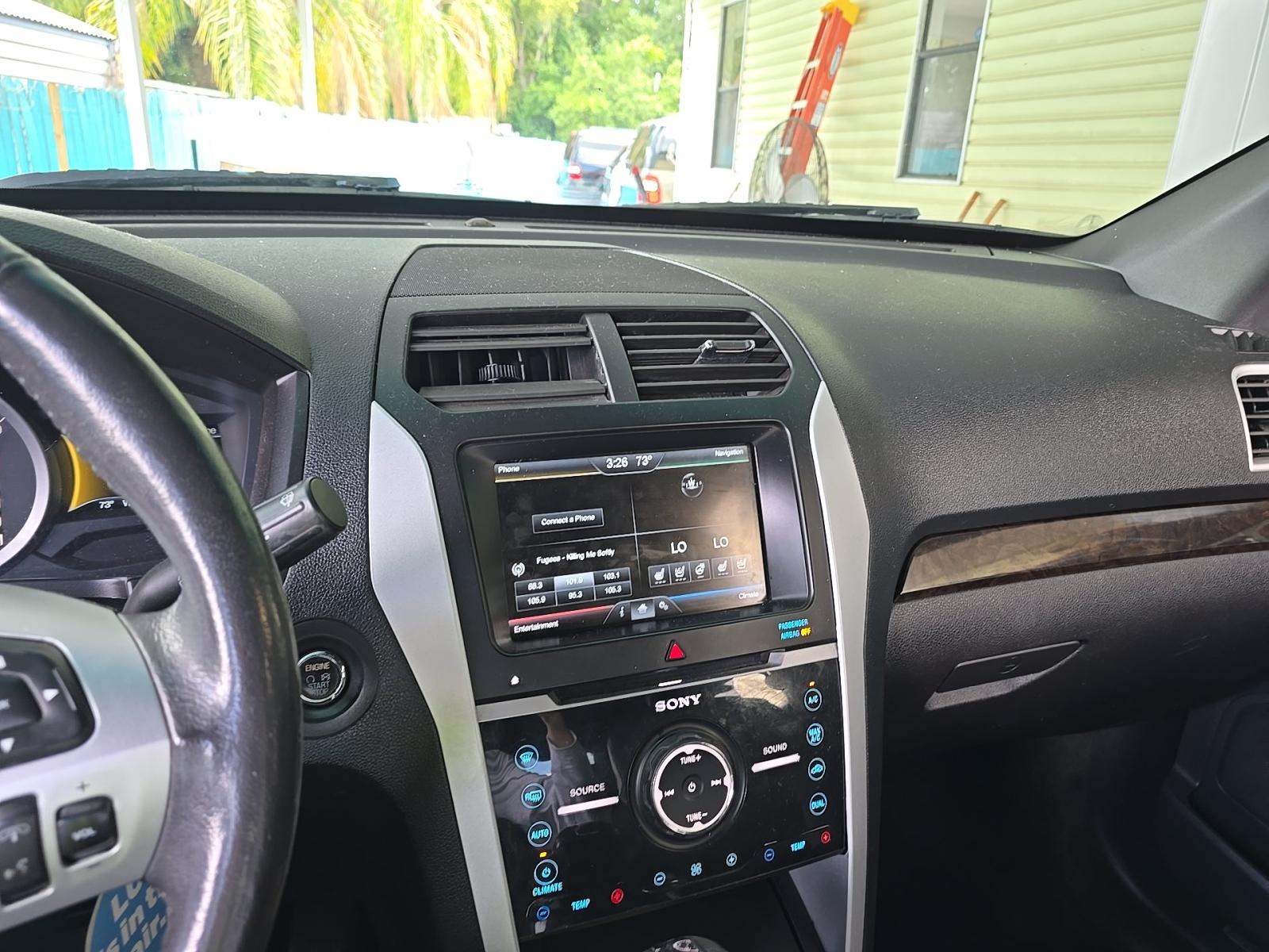 FORD EXPLORER - 10