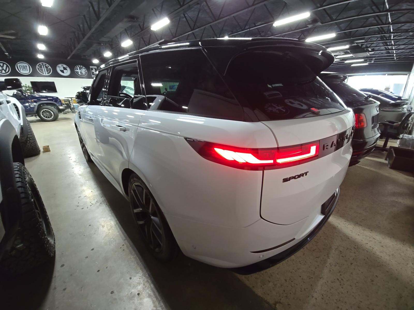 2024 Land Rover Range Rover Sport Dynamic SE AWD