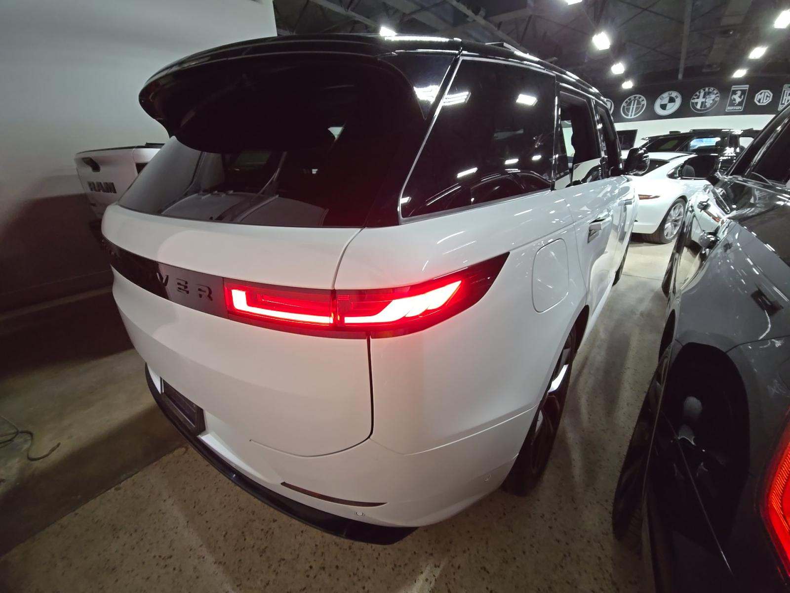 2024 Land Rover Range Rover Sport Dynamic SE AWD