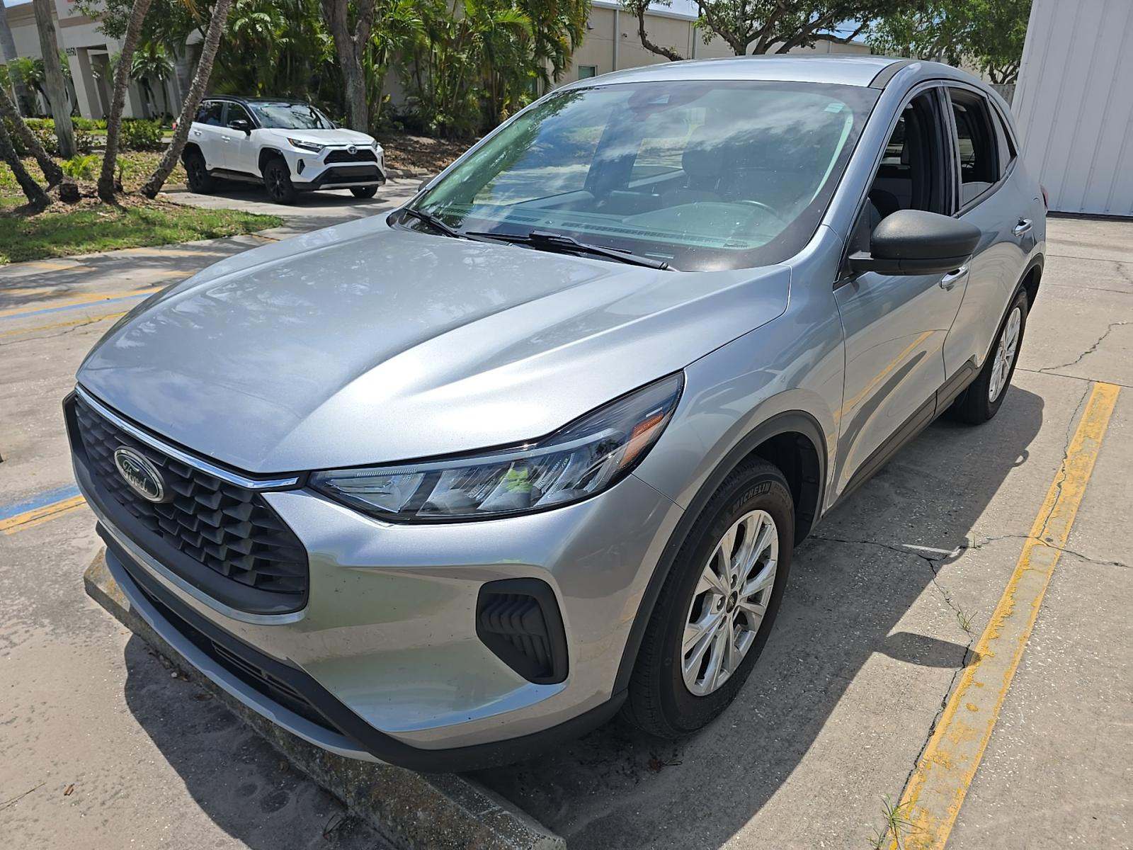 FORD ESCAPE - 1
