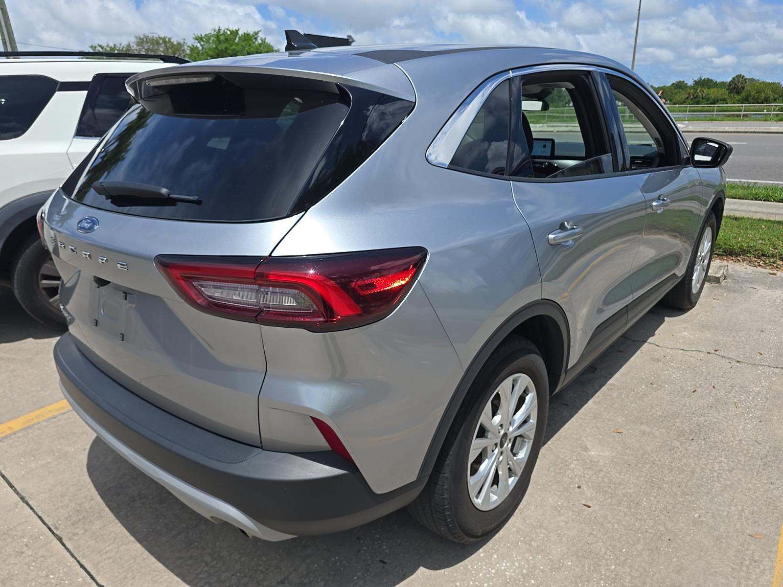 FORD ESCAPE - 3