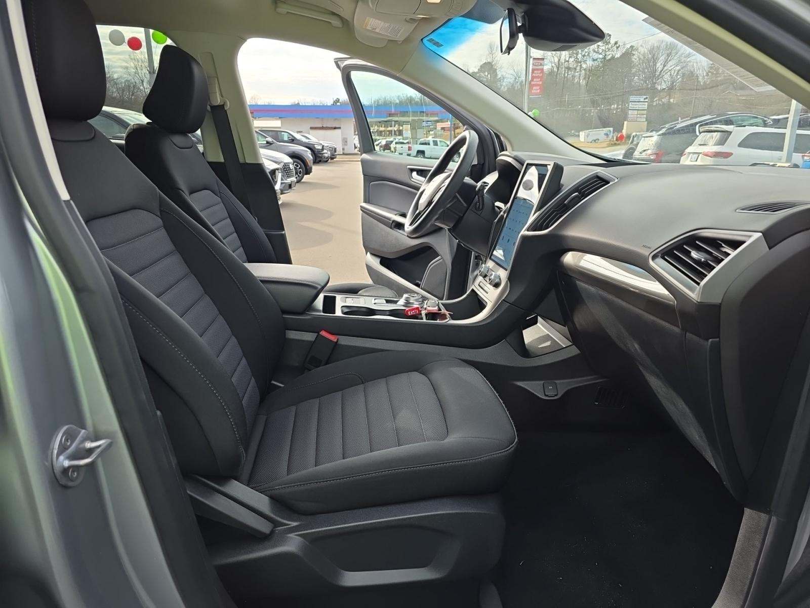 2022 Ford Edge SE AWD