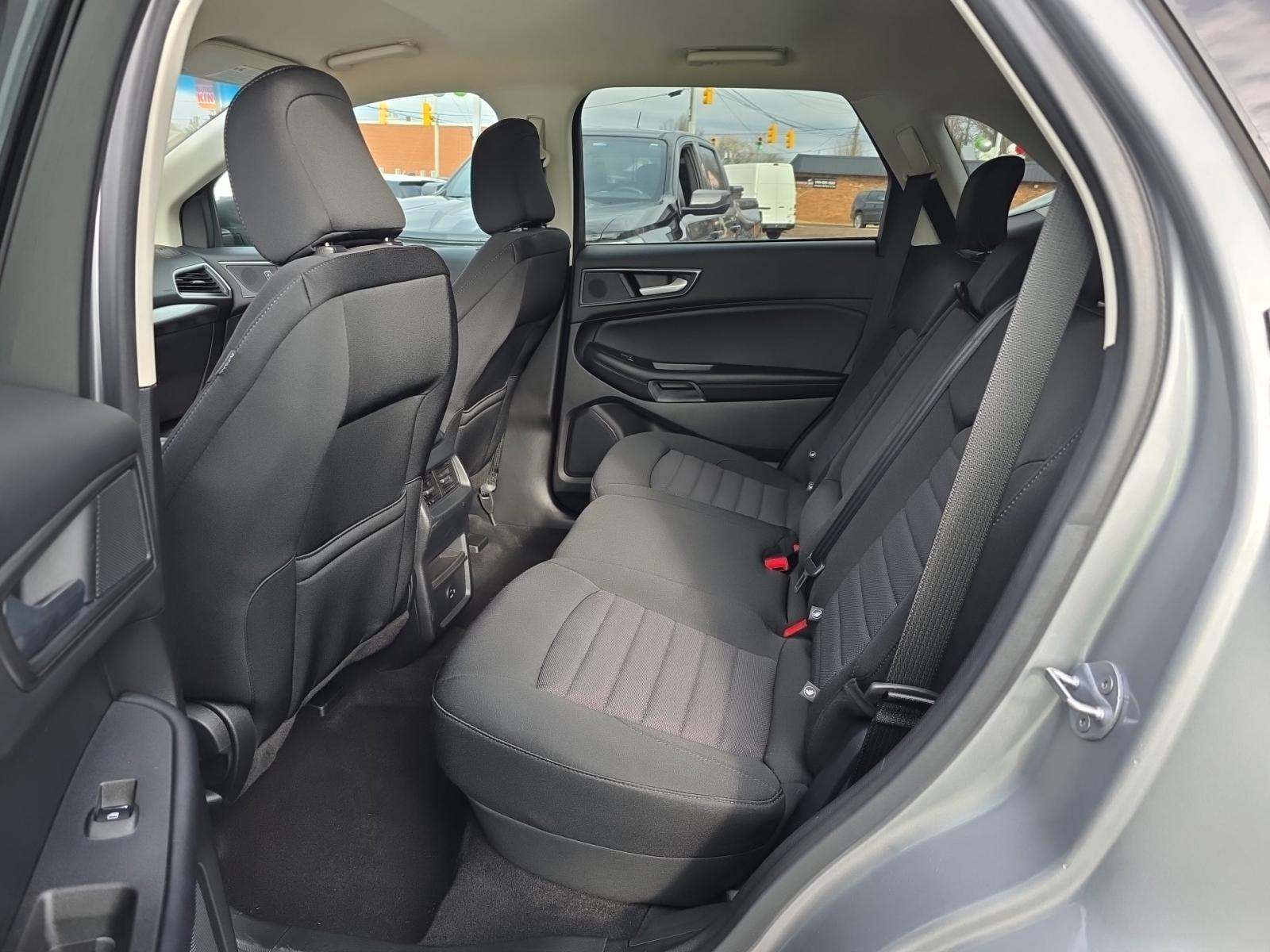 2022 Ford Edge SE AWD