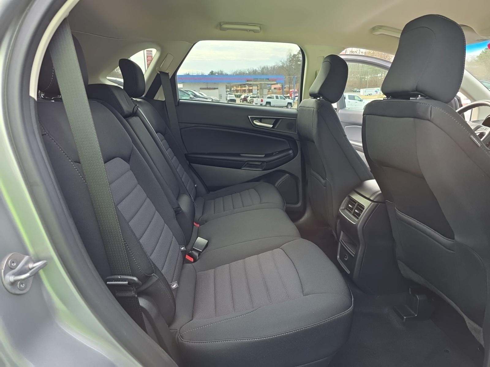 2022 Ford Edge SE AWD