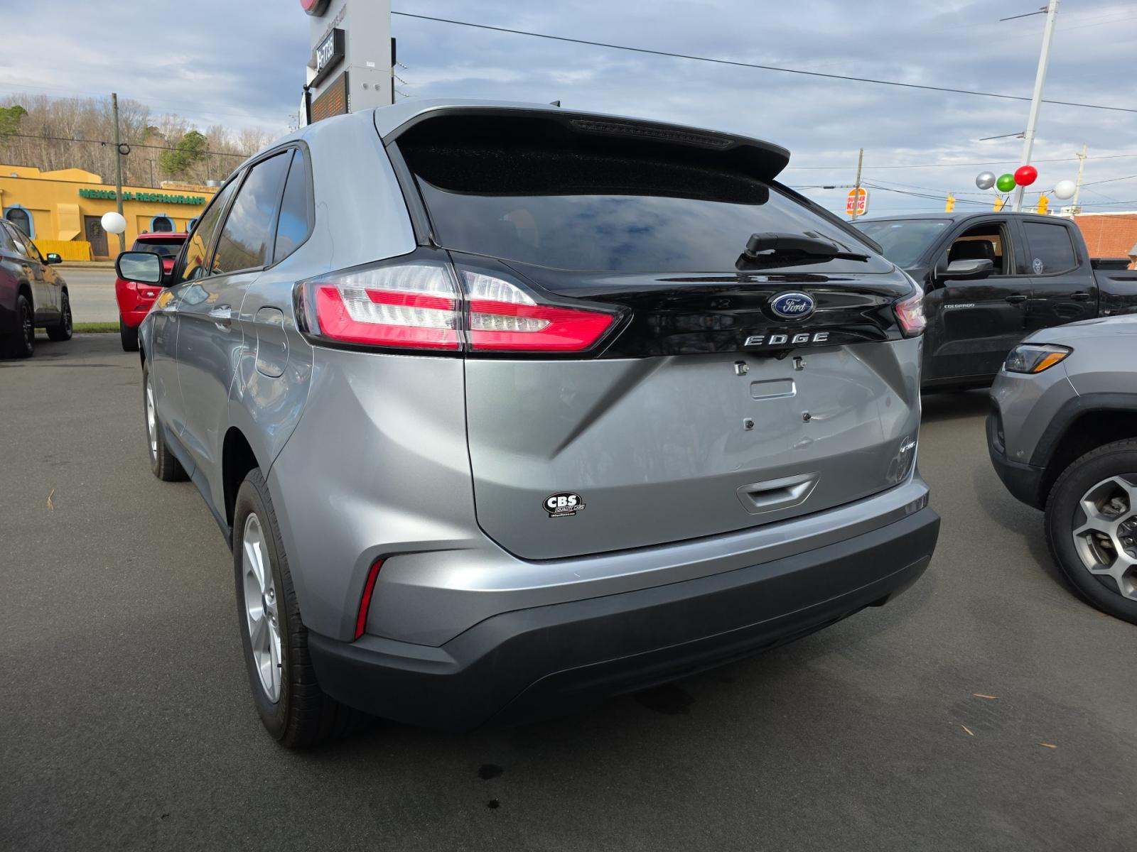 2022 Ford Edge SE AWD