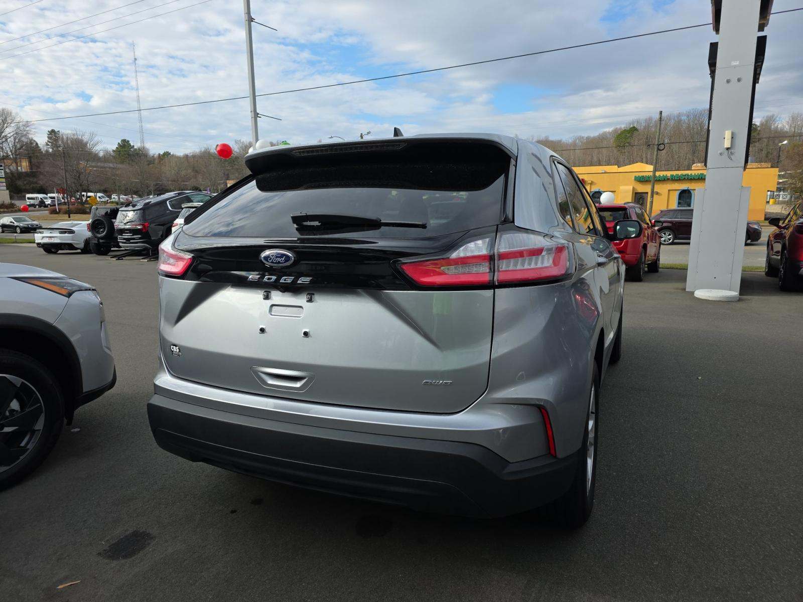 2022 Ford Edge SE AWD